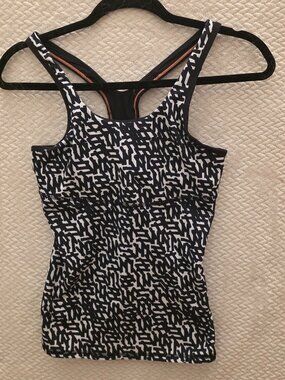 Lululemon Tank Top W SZ 6 Black White Racerback Athletic Mesh Built In Bra